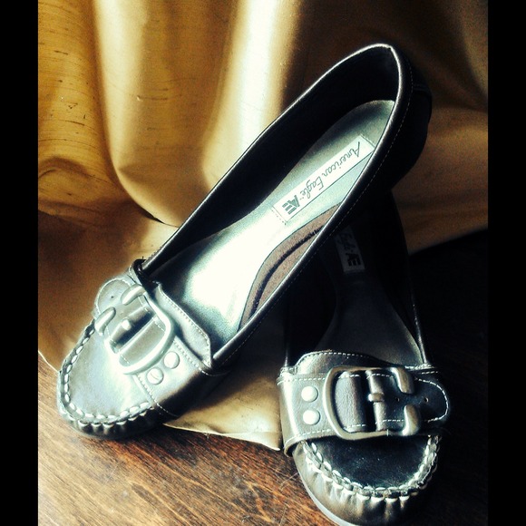 Comfy American Eagle flats!