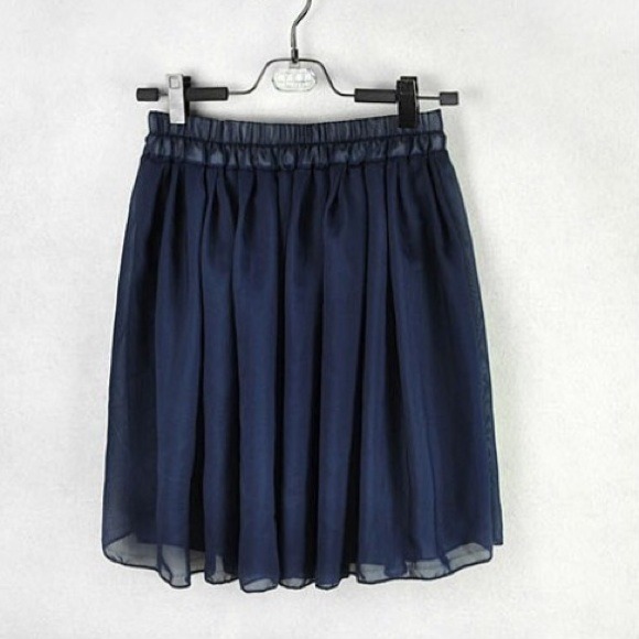 Brandy Melville Skirts - πHost Pick Brandy Chiffon Navy Skater Skirt Brandy Melville Skirts - πHost Pick Brandy Chiffon Navy Skater Skirt