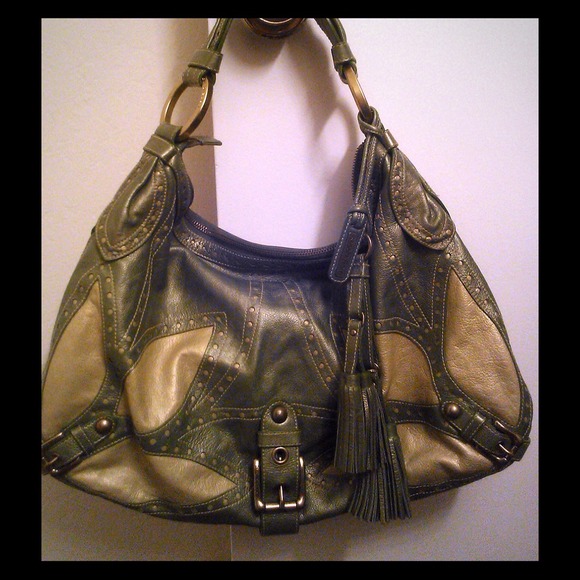 Isabella Fiore chic hobo bag!