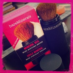 Mineral Veil Mini Buffing Brush