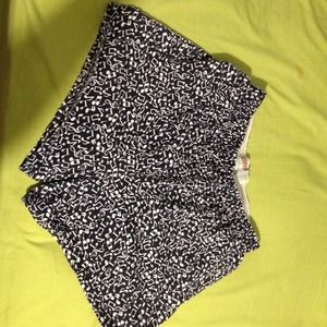 Music note soffe shorts