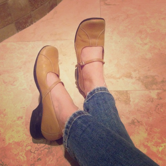 Tan Kenneth Cole REACTION Mary Janes