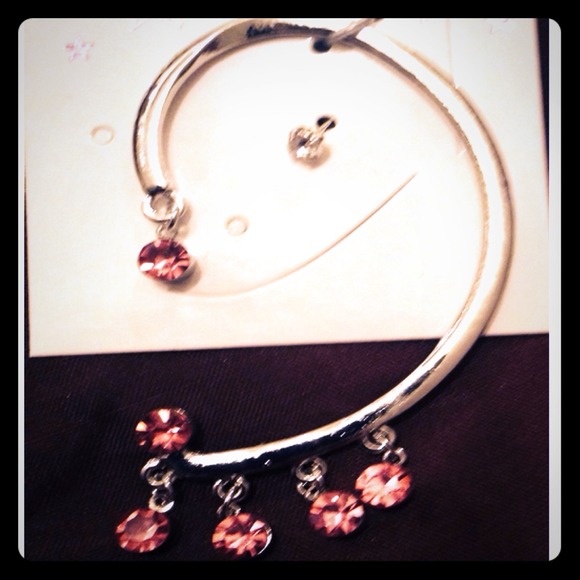 BN* Silver Ear Cuff w/ PINK Rhinestones💎