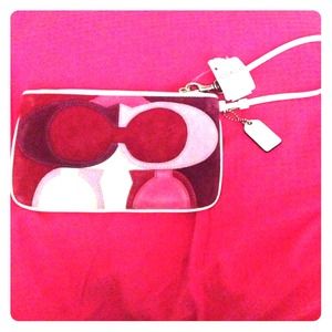 🚨SOLD ON eBay🚨Coach wristlet