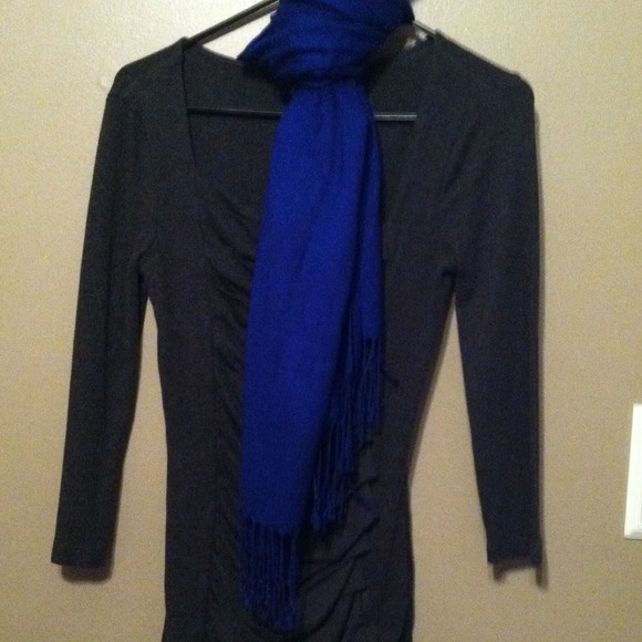 Gorgeous royal blue scarf!! 💕🌸 - Picture 3 of 3