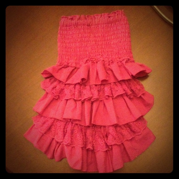 Scrunchy ruffle tube top. - Picture 1 of 1