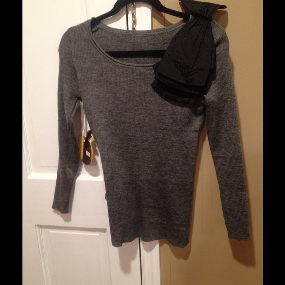 Charcoal sweater with shoulder Bow.