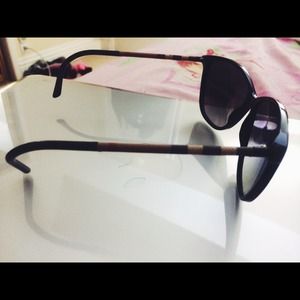 Woman's Authentic BURBERRY sunglasses