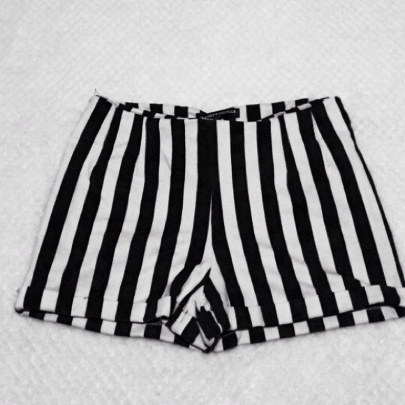 Brandy Melville striped shorts!