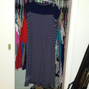 Liz lange maternity skirt