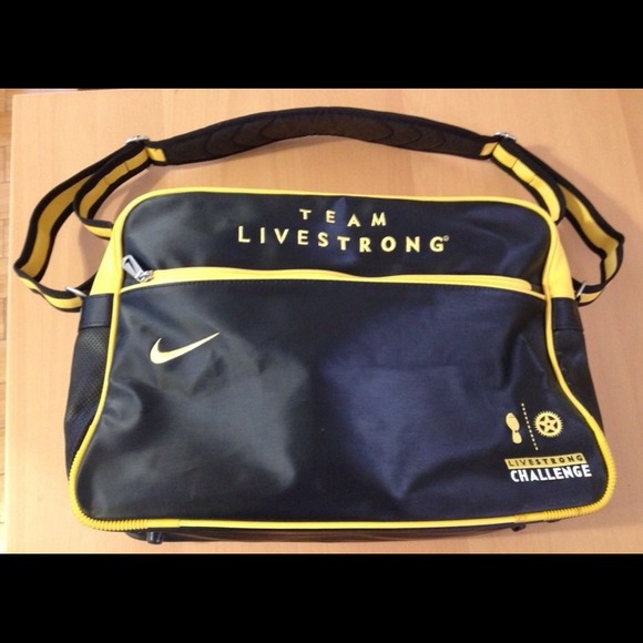 Team Livestrong Nike Messenger