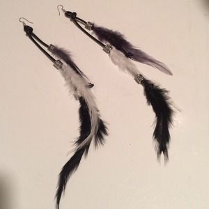 Feather earrings with silver beads