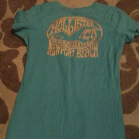 Hollister tee