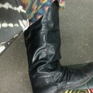 Leather flat boots