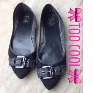 🎀SOLD🎀. Decree Black and Grey Pair of Flats.