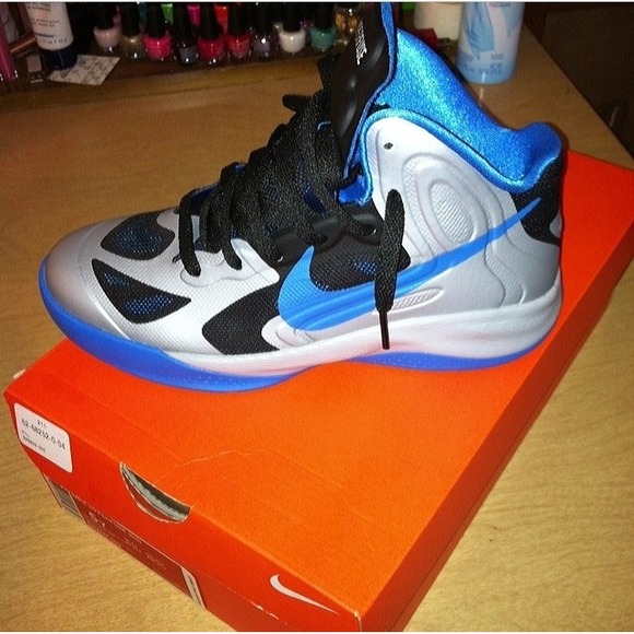 Nike hyperfuses Size 5y - Picture 1 of 1