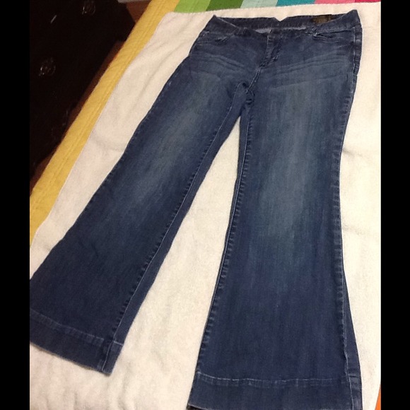 REDUCED Medium wash jeans size 6