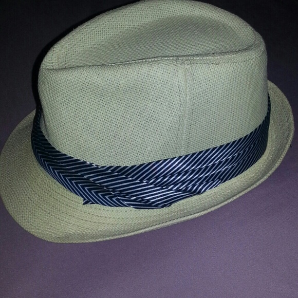 hat - Picture 1 of 1