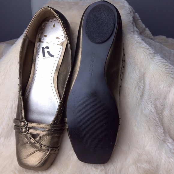🎈NEWLY REDUCED🎈Gold Flats by Report. "Lucy". - Picture 2 of 4