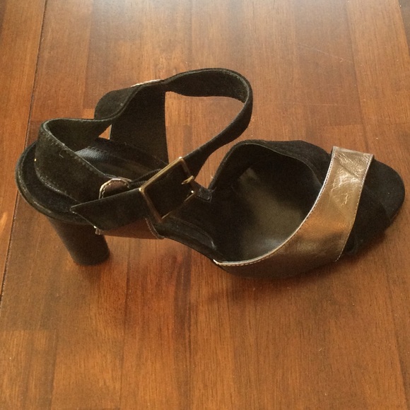 Sandals - Picture 3 of 4