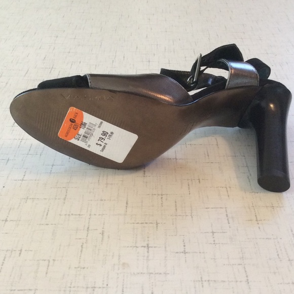 Sandals - Picture 4 of 4