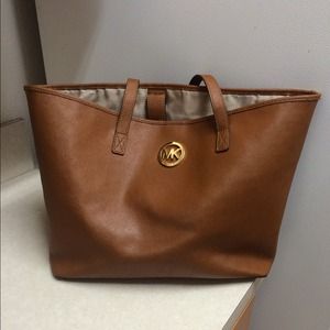 ✨RESERVE✨Michael Kors Shopper