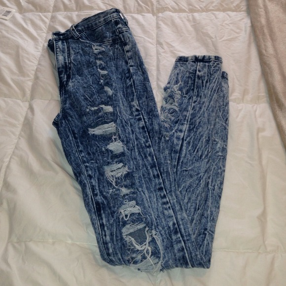 High wasited ripped jeans