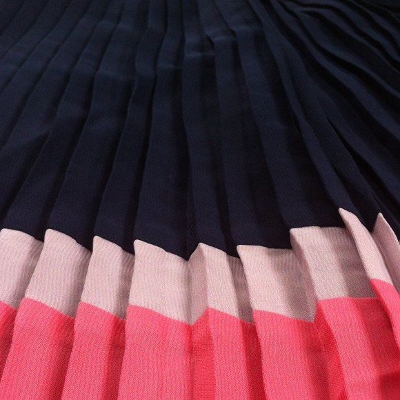 🚫 BUNDLED 🚫 AE Color Block Dress NWOT - Picture 2 of 4