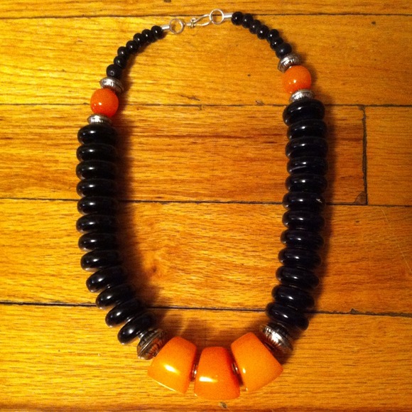 Highend hand crafted resin necklace - Picture 2 of 4