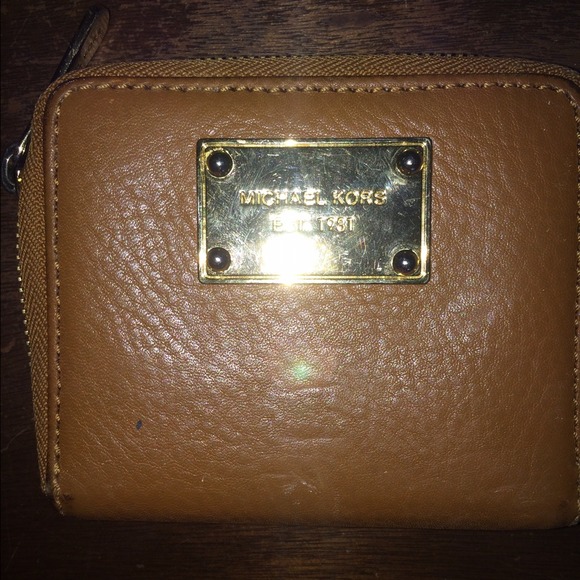 Sale‼️Authentic MK small brown wallet