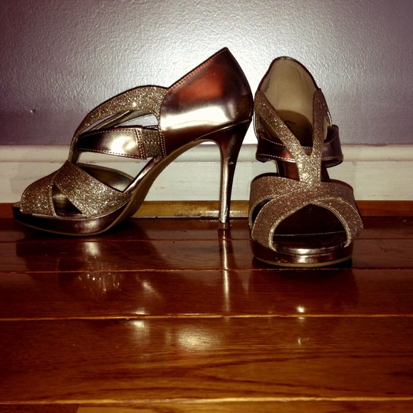 Light Gold Shimmer Heels