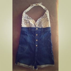 ❌BUNDLED❌ with the bikini, yoga shorts, & bra