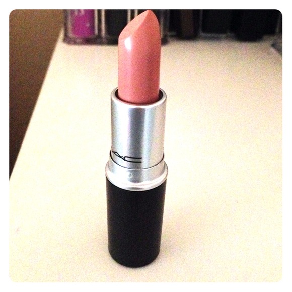 BRAND NEW MAC LIPSTICK: PRICE FIRM