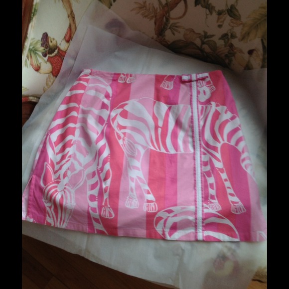 Very cute skirt with shorts ( Skort )