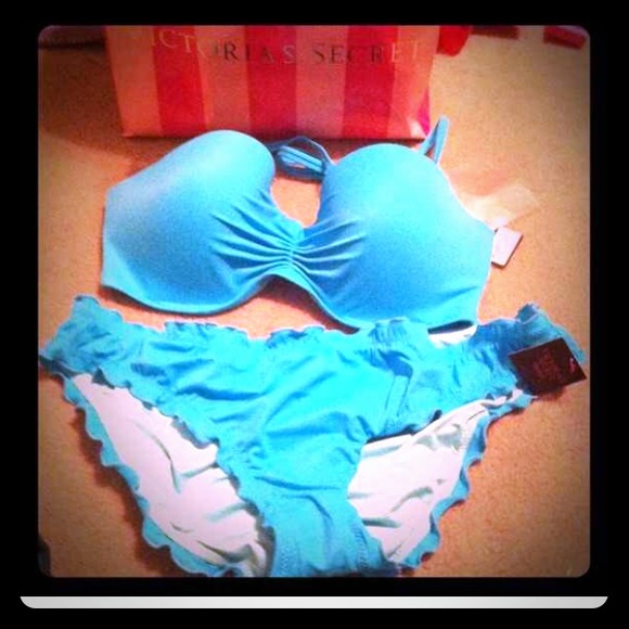 New Victoria Secret Swimsuit w tags 34DD