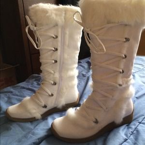 Bakers white fur boot