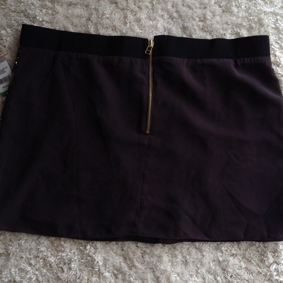 Price ✂️NWT bronze and gold sequin skirt - Picture 2 of 2