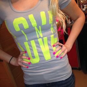 Nwt size small Victoria's Secret pink tee small