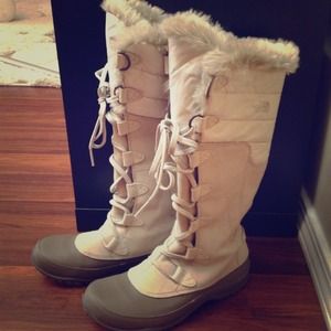 BRAND NEW North Face Boots Size 8