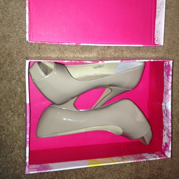 Nude heels - Picture 2 of 4