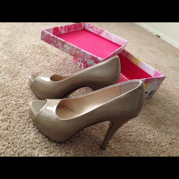 Chinese Laundry Shoes - Nude heels