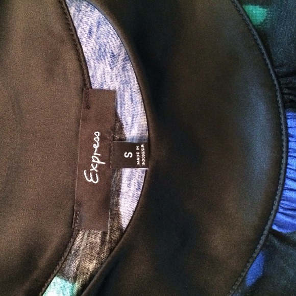 Express Floral Straight Style Dress, Sz Small. - Picture 3 of 3