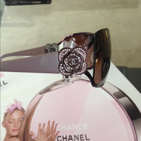 CHANEL SUNGLASSES WITH SWAROVSKI CRYSTALS