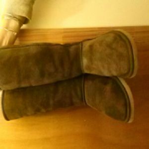 brown ugg boots