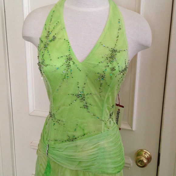 La Femme prom/formal gown - Picture 2 of 4