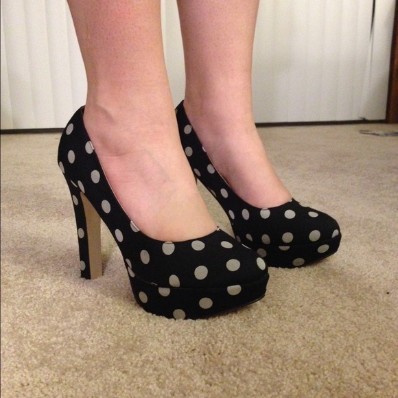 Black and White Polka Dot Heels - Picture 1 of 4