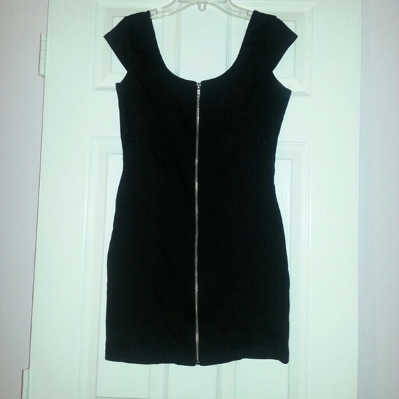 LBD (little black dress)