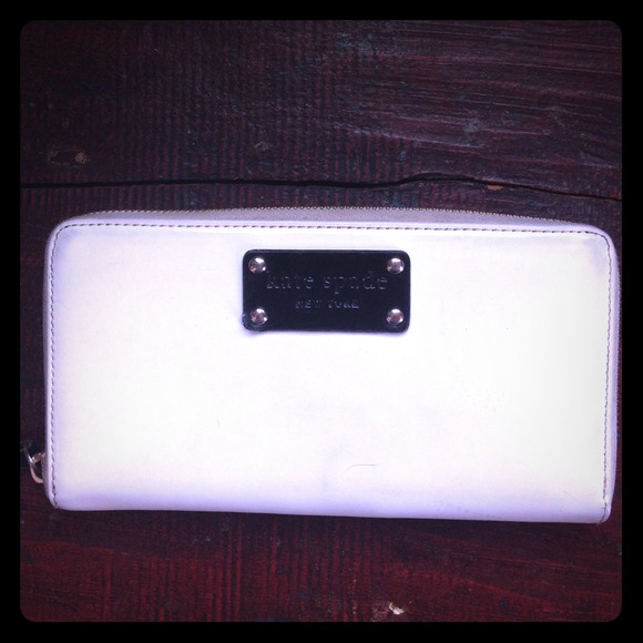 ❗️SALE❗️️Kate Spade Wallet ♠️