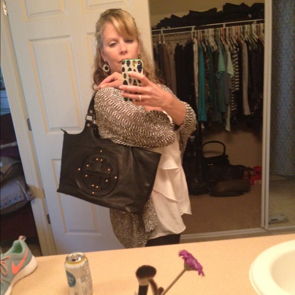 Adorable black handbag 💝