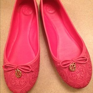 Authentic Tory Burch pink flats 🌺